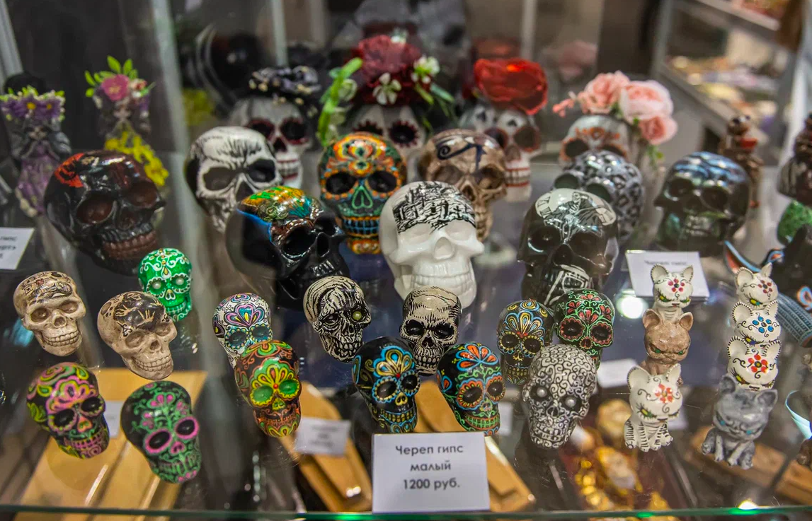 Фото Сталин в гробу, памятники Фриске и Жириновского. В Новосибирске опубликованы кадры с ритуальной выставки – 15 будоражащих кадров 10 - Сиб.ФМ Фото Сталин в гробу, памятники Фриске и Жириновского. В Новосибирске опубликованы кадры с ритуальной выставки – 15 будоражащих кадров 10